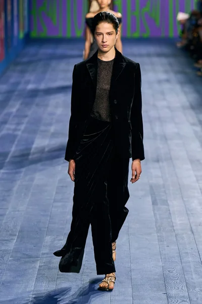 Look 37